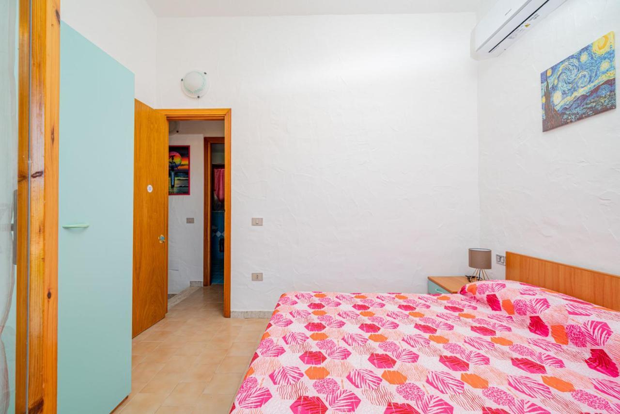 Appartamento Residenziale Trilocale 6 Posti Letto Via Oristano 圣特奥多罗 外观 照片